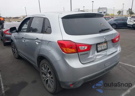 2017 Mitsubishi Outlander Sport Es/Se z USA, uszkodzony, nr VIN JA4AP3AU7HZ033520